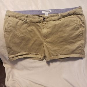 Amazon Essentuals khaki shorts size 20
